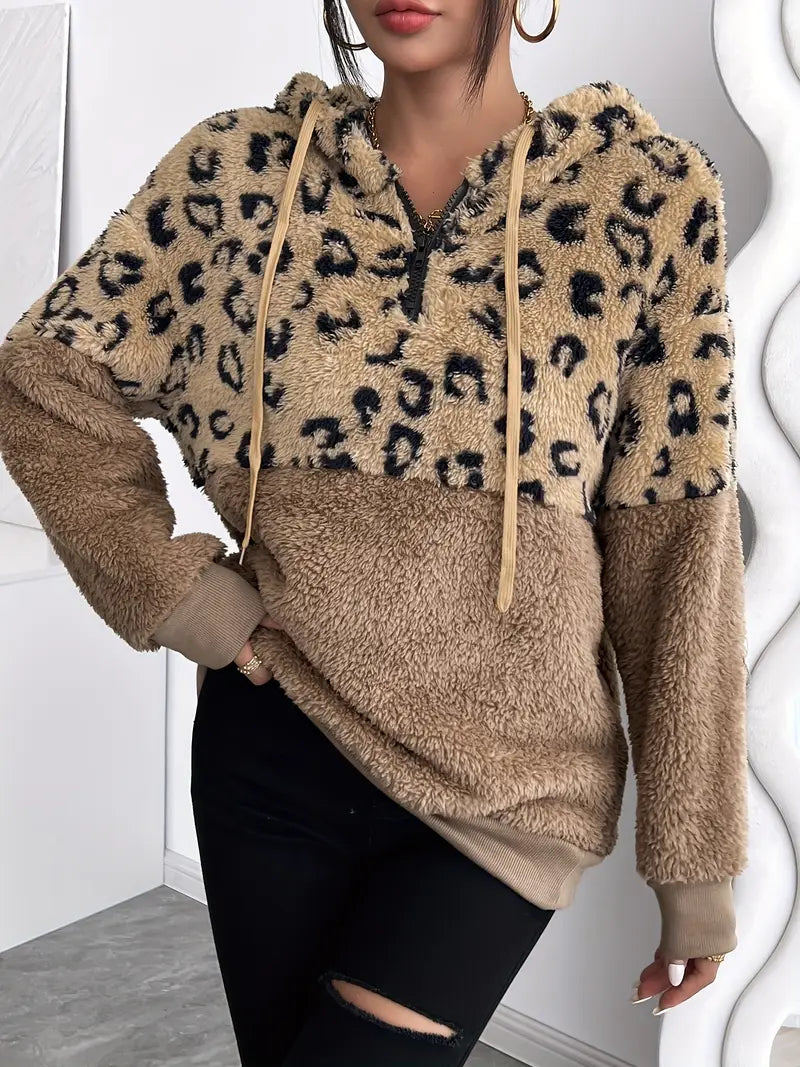 Barkha – Fleece-Kapuzenpullover mit Leopardenmuster